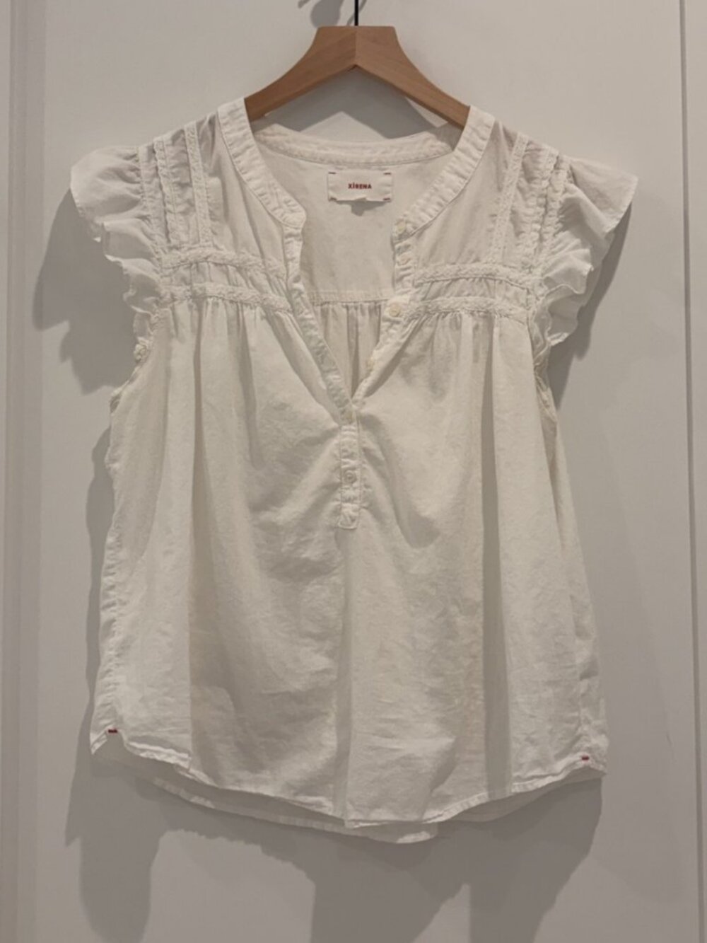 Xirena Luna Top in White - size S - Picture 7 of 9